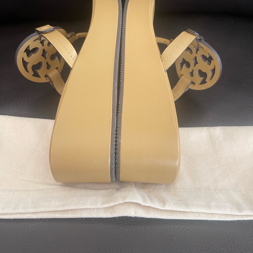 NEW Tory Burch Miller Leather Logo Wedge Thong Sandals $250 - Picture 11 of 11